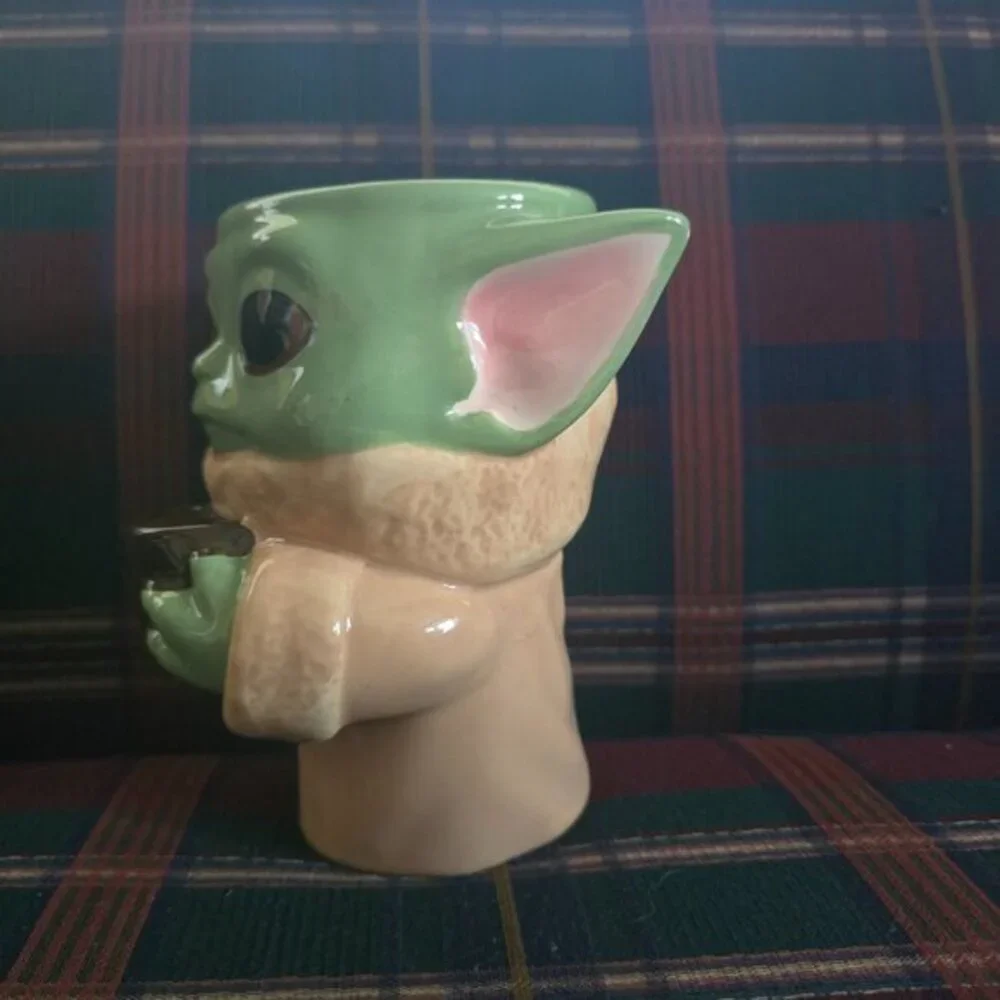 The Child Grogu‎ Star Wars Mandalorian Mug Goblet Lucas films baby Yoda with cup